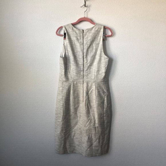*SOLD* Banana Republic Grey Textured V Sheath Dres - Picture 7 of 7